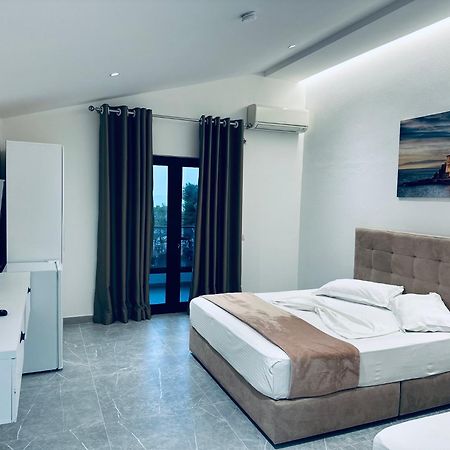 Molla Hotel Restorant Shëngjin エクステリア 写真