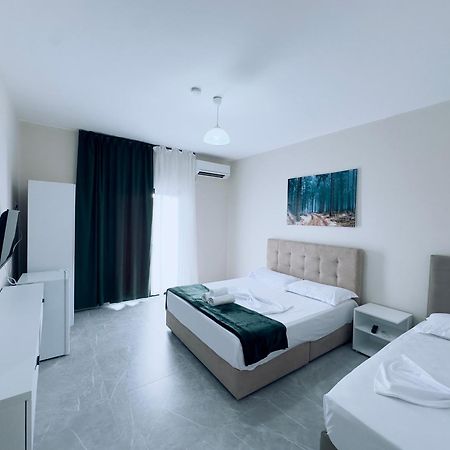 Molla Hotel Restorant Shëngjin エクステリア 写真
