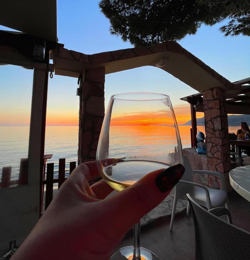 Molla Hotel Restorant Shëngjin エクステリア 写真
