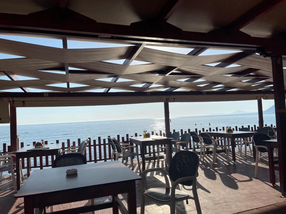 Molla Hotel Restorant Shëngjin エクステリア 写真