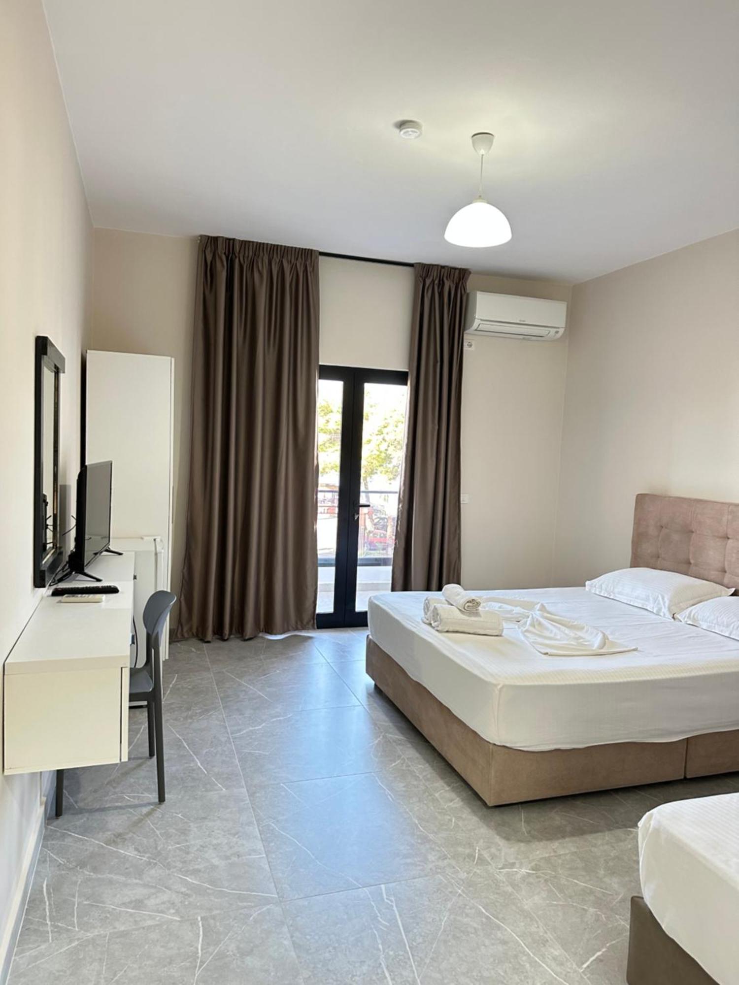 Molla Hotel Restorant Shëngjin エクステリア 写真
