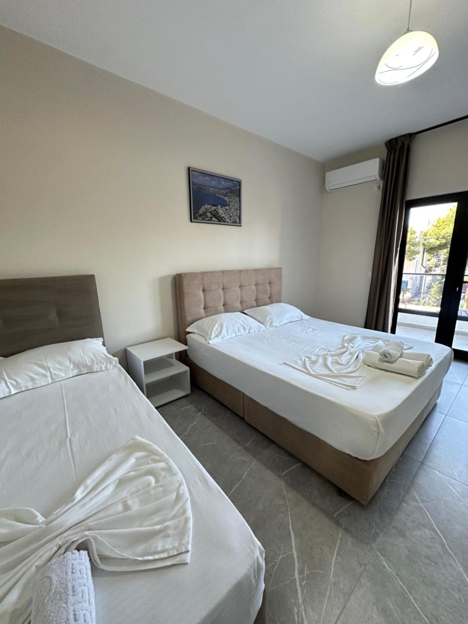 Molla Hotel Restorant Shëngjin エクステリア 写真