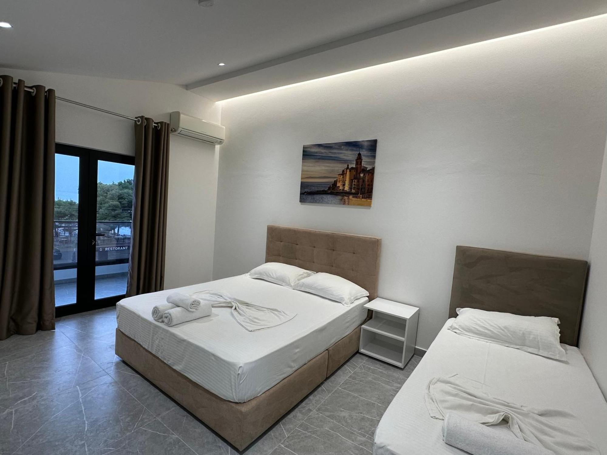 Molla Hotel Restorant Shëngjin エクステリア 写真