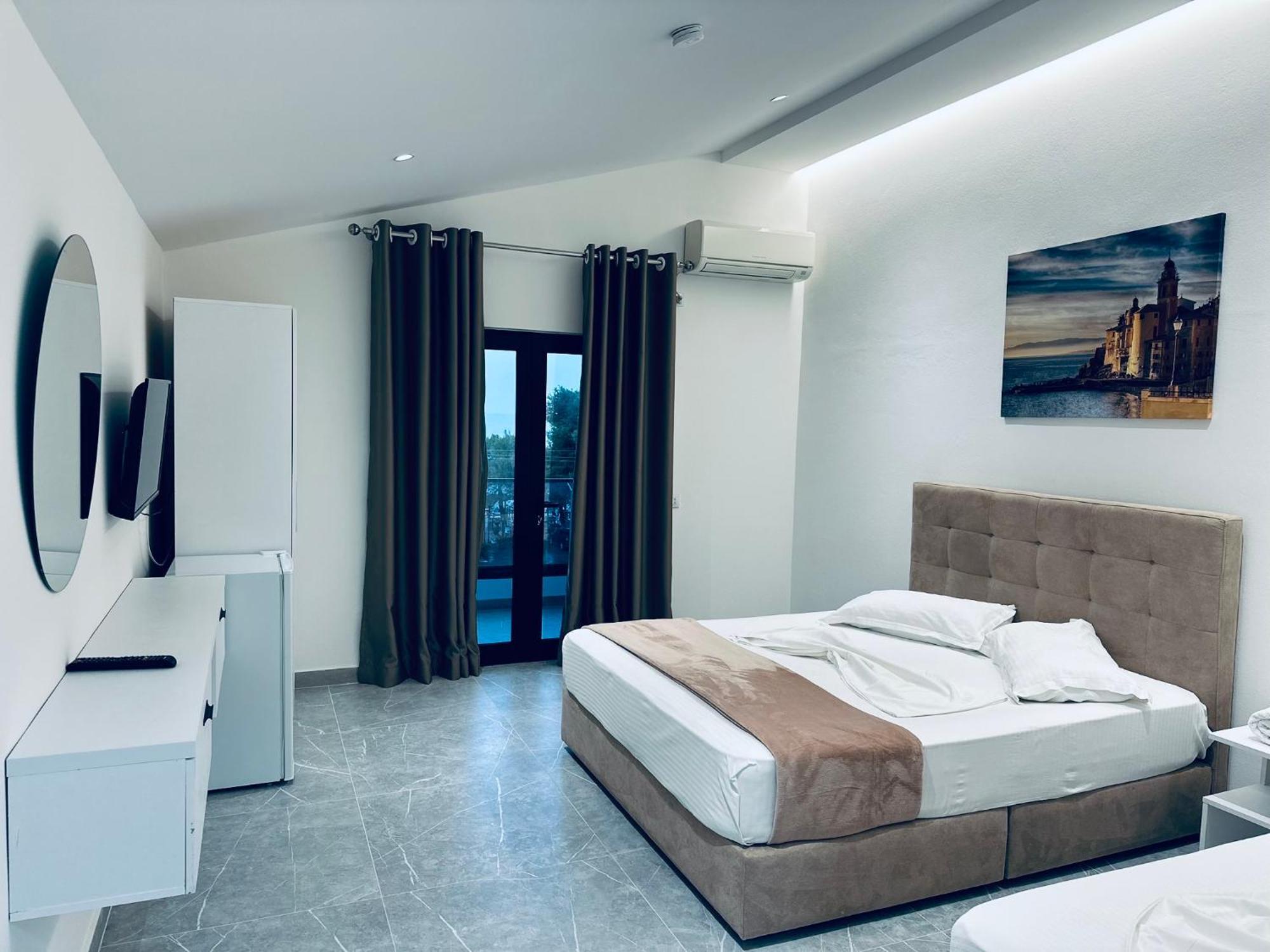 Molla Hotel Restorant Shëngjin エクステリア 写真