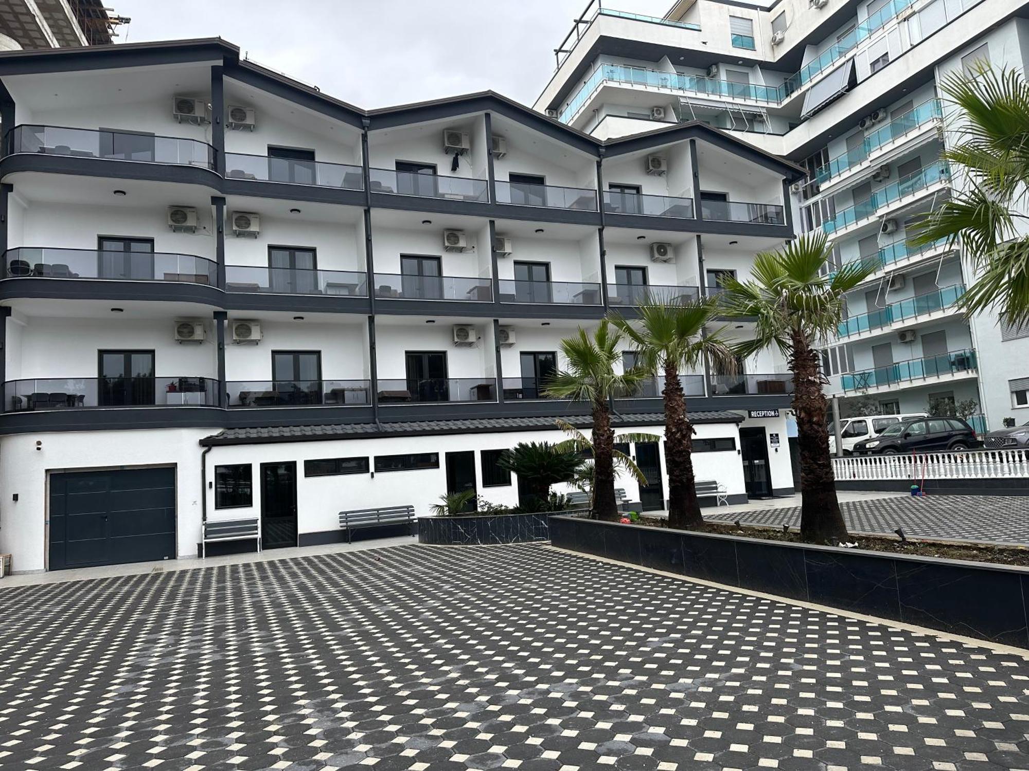 Molla Hotel Restorant Shëngjin エクステリア 写真