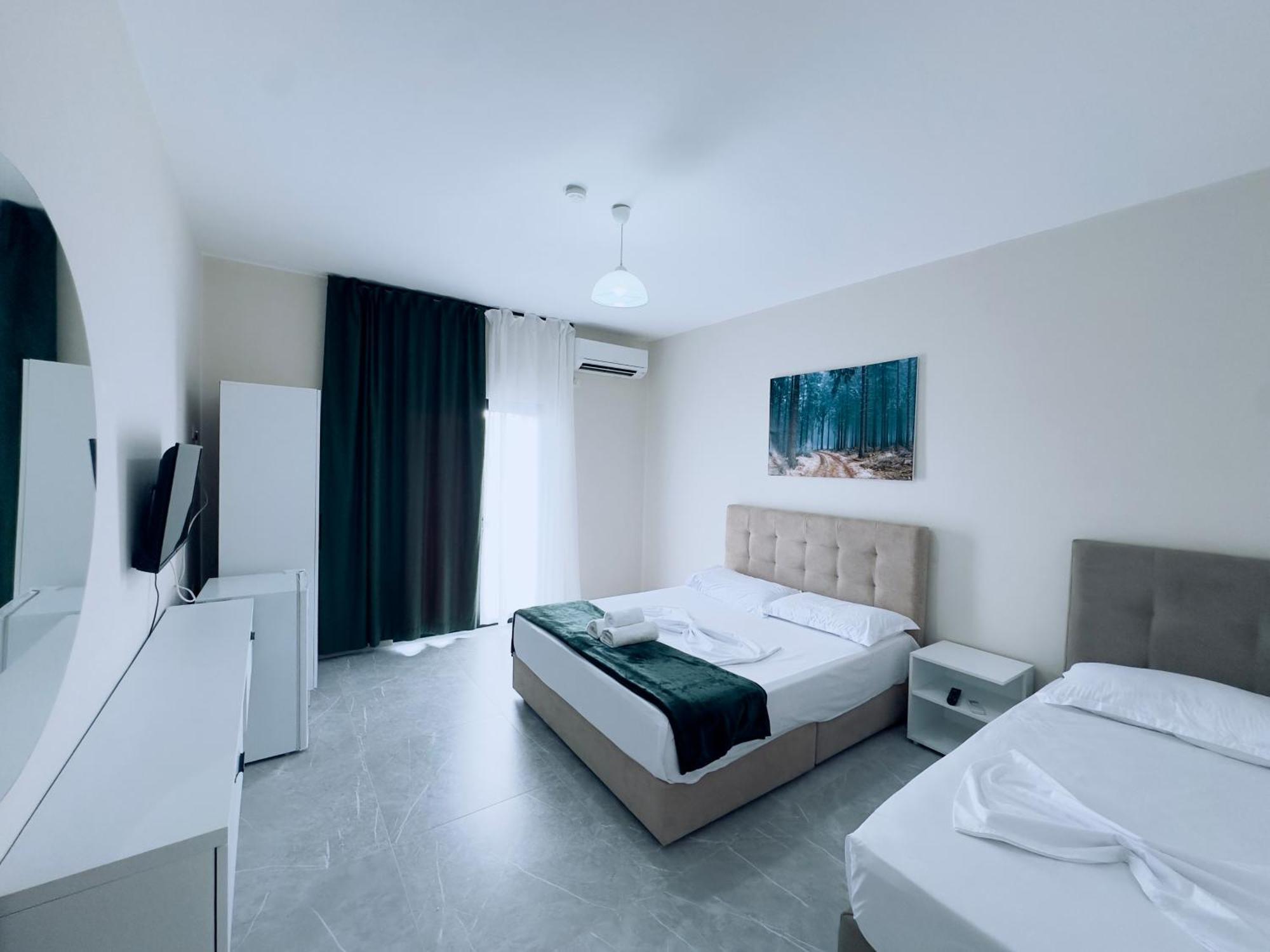 Molla Hotel Restorant Shëngjin エクステリア 写真
