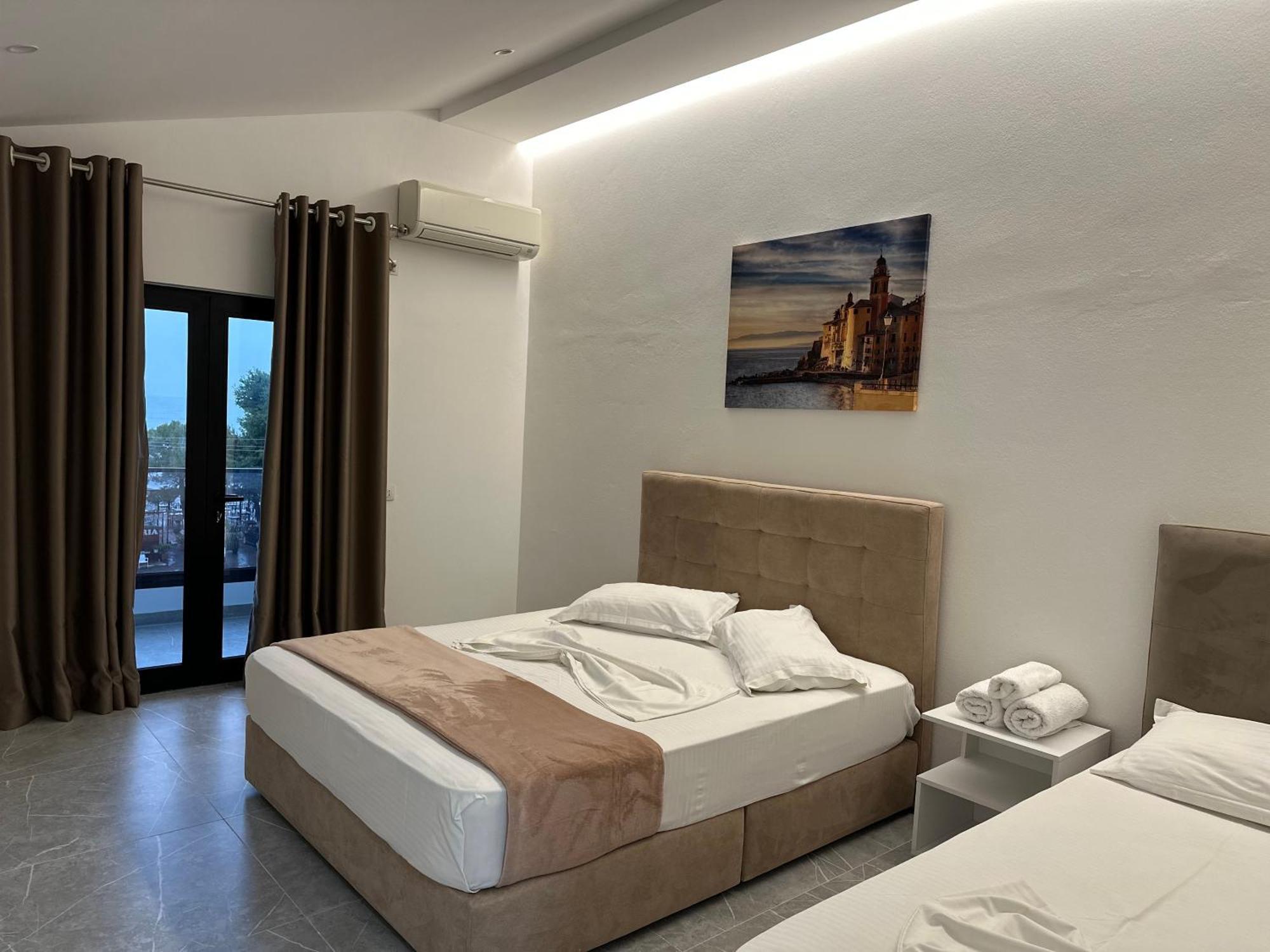 Molla Hotel Restorant Shëngjin エクステリア 写真