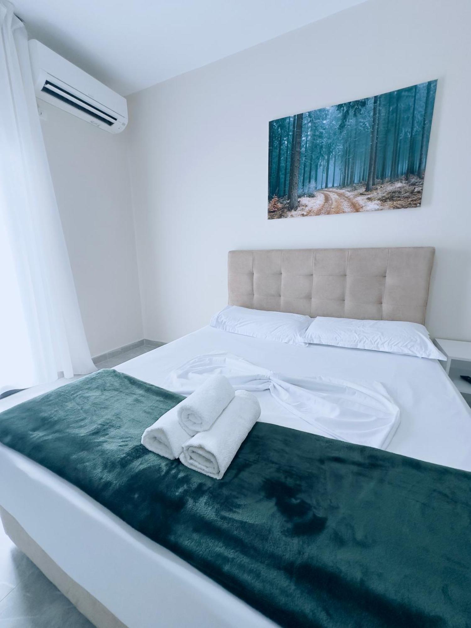 Molla Hotel Restorant Shëngjin エクステリア 写真